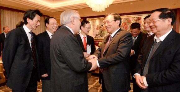 Mr. Zhang Hongming, Mayor of Hangzhou City, met with Mr. Jean-Pierre Raffarin, Former Prime Minister of France